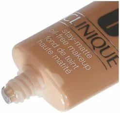 Clinique Stay Matte Oil-Free Makeup, CN 52 Neutral (MF), 1 Ounce -Clinique Sales 0984578 clinique stay matte oil free makeup cn 52 neutral mf 1 ounce