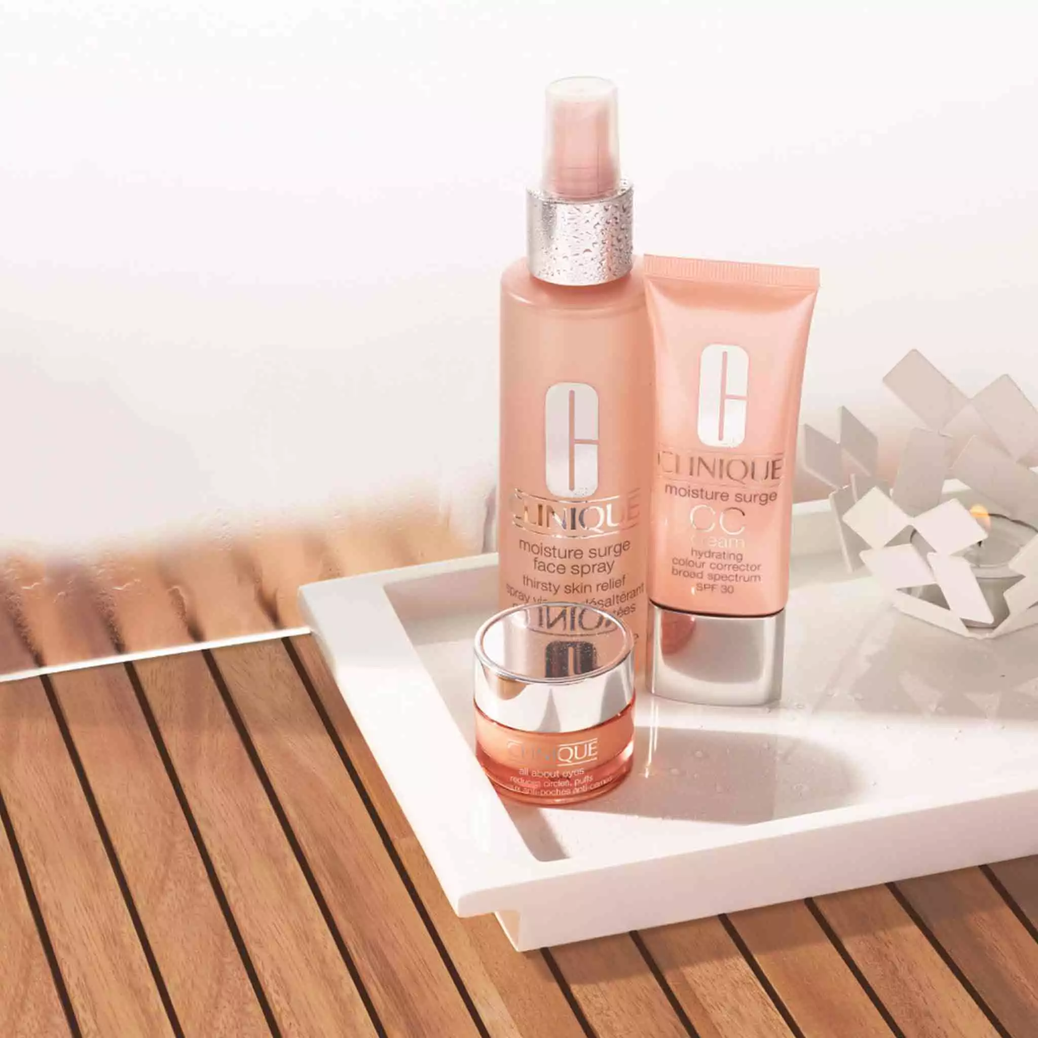 Clinique Moisture Surge CC Cream Hydrating Colour Corrector Broad Spectrum SPF 30 5 Clinique Moisture Surge CC Cream Hydrating Colour Corrector Broad Spectrum SPF 30 - Image 3